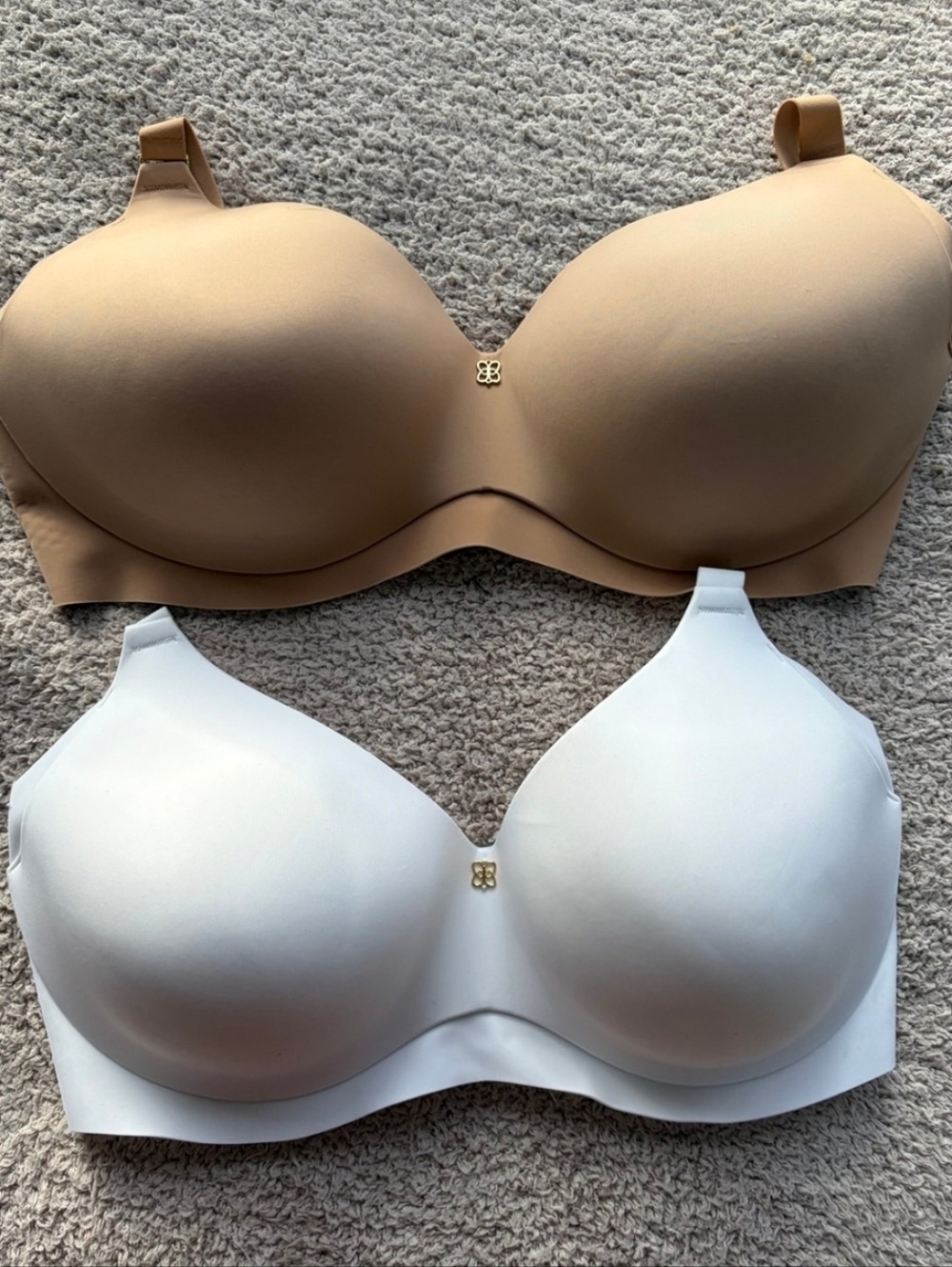 NWOT (2) Honeylove Cloud Embrace Wireless Bras - 38 DD (E) - White and Nude